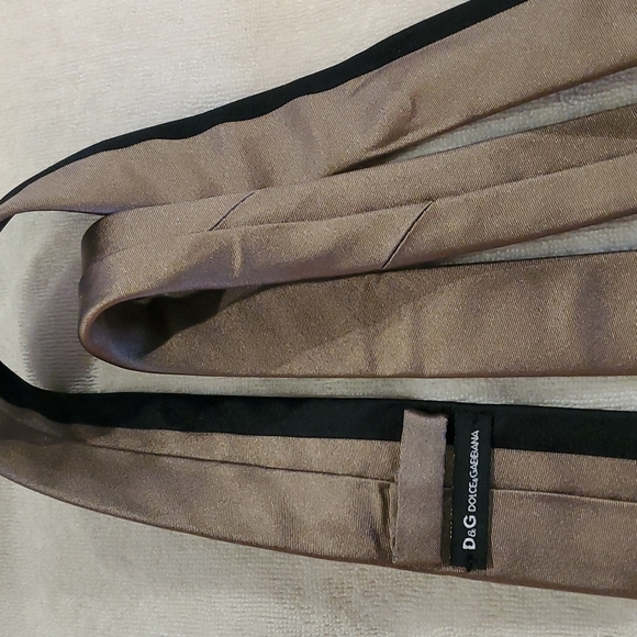 Dolce & Gabbana Skinny Tie! It is in excellent condition... - Picture 2 of 3